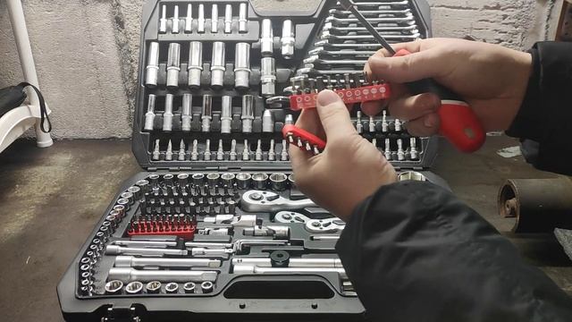 Набор инструментов YT 38841 смотреть онлайн