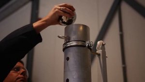 Тестирование поликарбонатных листов LEXAN ™ (SABIC). Сравнение поликарбоната со стеклом и акрилом.