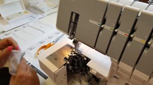 Pfaff coverlock 3.0