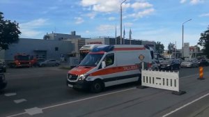 Как пропускают "скорую" в Эстонии.