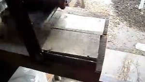 Ручная гильотинка, гильотина своими руками, помощница на даче.