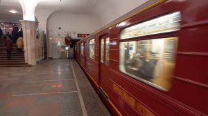 «Красная стрела» 81-717/715 | номерной на ст. Кропоткинская | метрополитен warshy