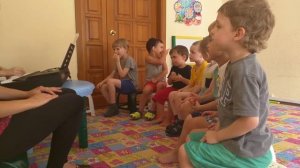 Музыкальное занятие в логопедическом саду, август 2017