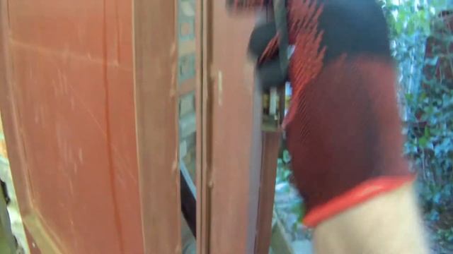 Как просто и точно сделать своими руками дверь в гаражных воротах. (В гараже) .
