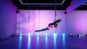 Алина Хозяшева - тренер по направлению экзотик пол денс в школе танцев Pole Family, Екатеринбург