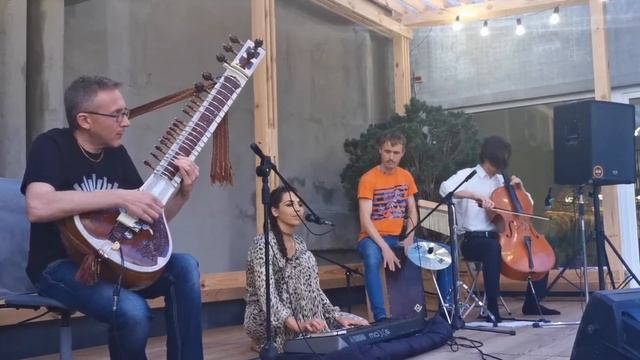 Lila DD Киртан в Yoga place 26.07.20 смотреть онлайн