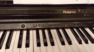 Звук разных зуммеров, на пианино "Roland RP-201"