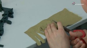 Школьники серпухова плетут нашлемники для бойцов СВО