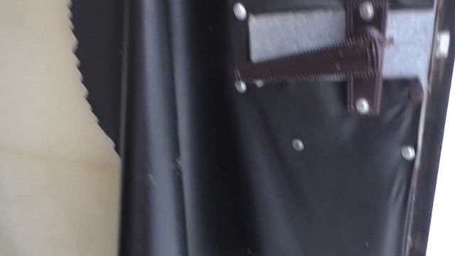 Раздербанили дверь в подъезде.. смотреть онлайн