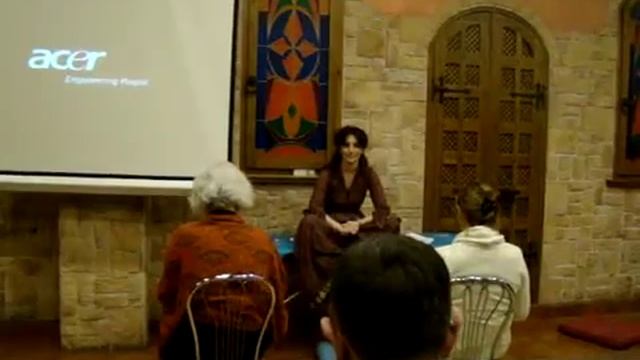 Kerl Toham Почему болит область между лопатками или Страхи любящих нас за нас смотреть онлайн