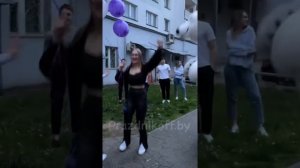 Как белый медведь поздравляет с Днём Рождения под Чак Нориса!?