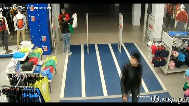 Девушки украли футболки и леггинсы смотреть онлайн