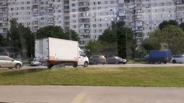 Закрыт участок от Тропарева до Станции Спортивная красной ветки метро. Этот участок проезжаем КМ. смотреть онлайн