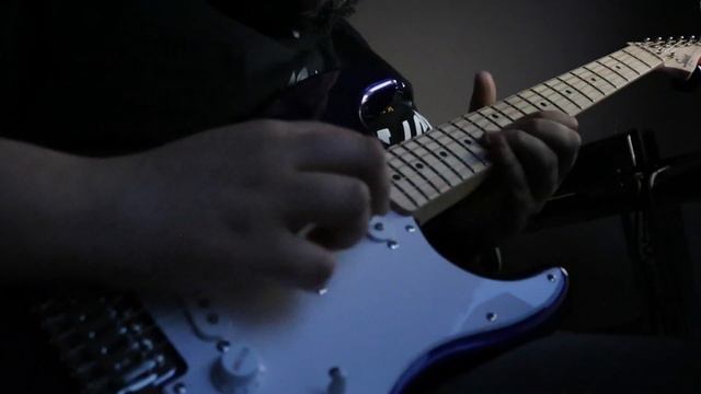 SQUIRE BULLET Sounds AMAZING (Andertons LTD Purple Strat) смотреть онлайн