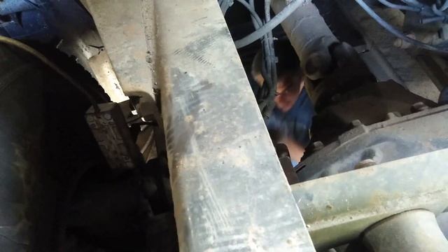 Рено Магнум. Замена подушек, замена сайленблока полурессоры. смотреть онлайн