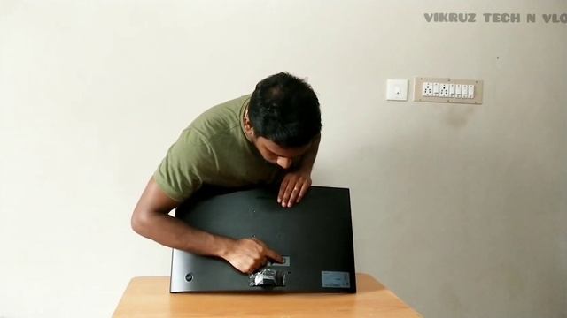 Samsung Curved LED Gaming Monitor Unboxing and Setup смотреть онлайн