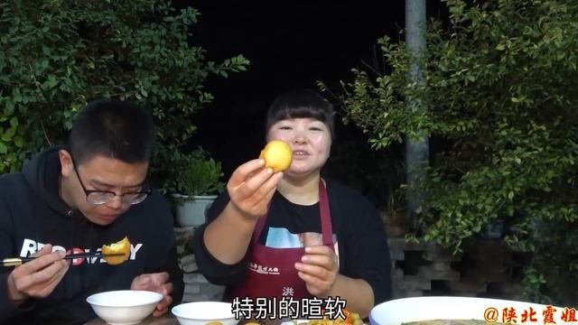 【陕北霞姐】家常“鸡蛋馍馍”，霞姐油炸新方式，外酥里软泡汤汤，一口一个过瘾！ смотреть онлайн