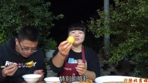 【陕北霞姐】家常“鸡蛋馍馍”，霞姐油炸新方式，外酥里软泡汤汤，一口一个过瘾！
