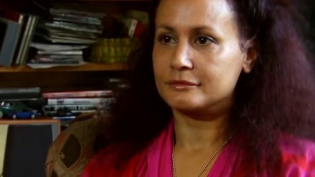 40 лет не улыбалась, чтобы не стареть. Женщина изобрела свой собственный метод борьбы с морщинами смотреть онлайн