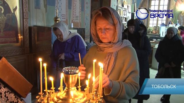 Тобольское время сегодняшний. Пенсионеры в церкви. Христос воскрес Вологда.