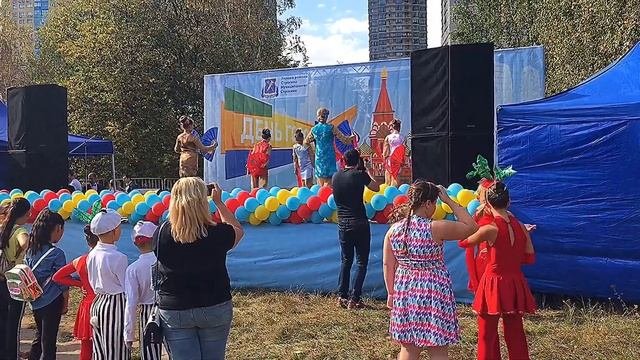Китайский танец с веерами