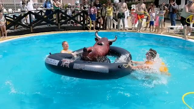 День дикого запада в отеле. Папа на водном родео ?! смотреть онлайн