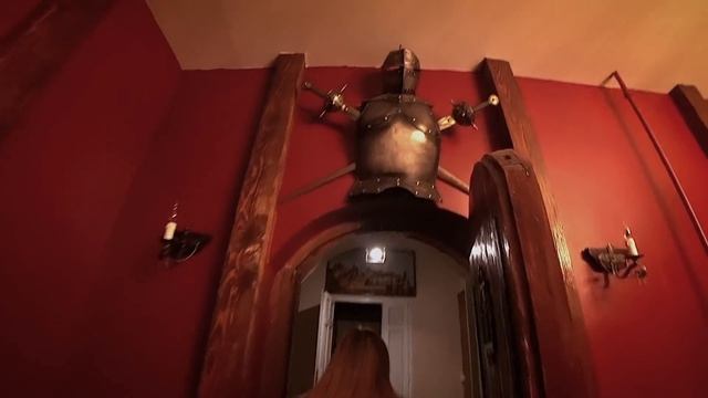 ЖЕСТОКИЕ ИГРЫ И ПРЯТКИ ОТ КУКЛЫ ЧАКИ! Реальный КВЕСТ КАК ВЫБРАТЬСЯ ИЗ ЗАМКА НОЧЬЮ!