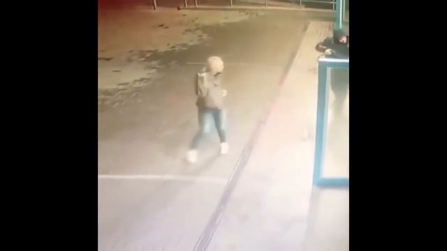 Помыл девушку на автомойке