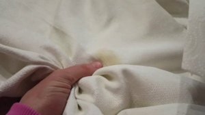 Белая скатерть. Удаление воска с белой хлопковой ткани.