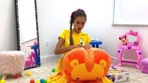 Настя Артем и Мия история про зеркало изменяющее внешность и про то как сделали  гигантский слайм