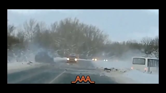 Во Владимировской области форд влетел в автобус смотреть онлайн