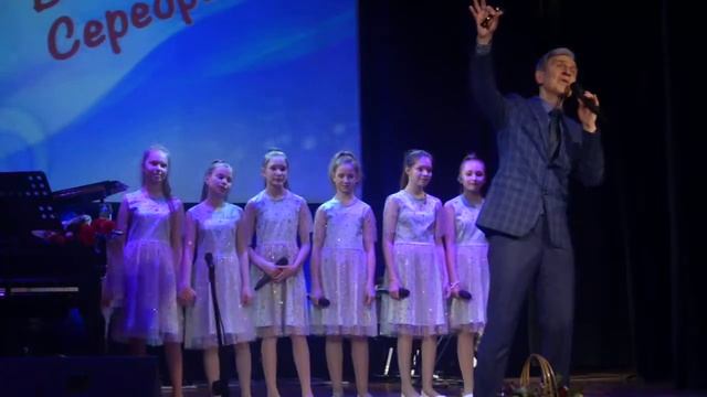 Музыка Валерия Серебренникова. Слова Николая Старшинова. "Давайте сохраним" Исполняет автор музыки.