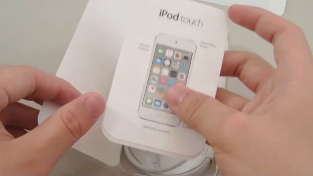 Apple iPod Touch 6th Generation: Unboxing & Hands-On (Blue) смотреть онлайн
