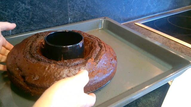 Шоколадный кекс с кусочками банана украшеный Маршмелов.Рецепт воздушного Шоколадного Кекса на Кефир