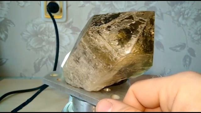 Крупный кристалл цитрина. 1.2кг. Николай-Шор, Приполярный Урал. смотреть онлайн