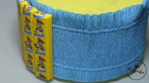 Как сделать торт из шоколадок. DIY. Необычное оформление игрушки для подарка ребёнку.