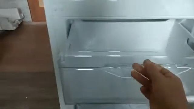 Распаковка - Холодильник с морозильником Indesit DF 5200 W смотреть онлайн