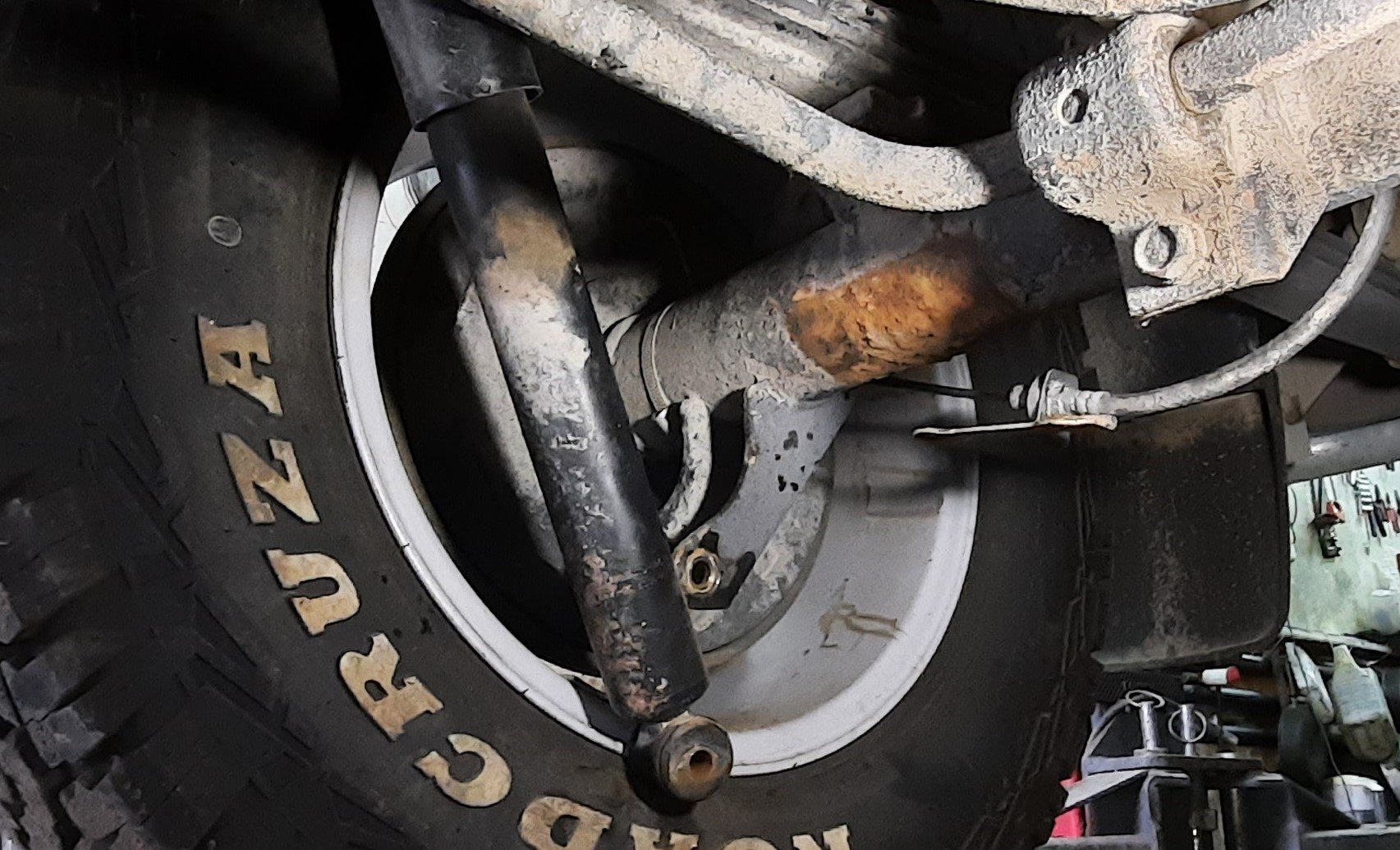 Задние амортизаторы УАЗ Патриот оригинал оригиналу рознь. смотреть онлайн