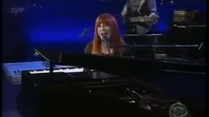 Tori Amos - Bouncing Off Clouds - Live On The Late Late Show