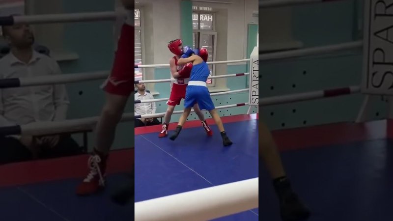 Забил так аж шлем слетел!