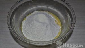 Пирог с ягодами в мультиварке