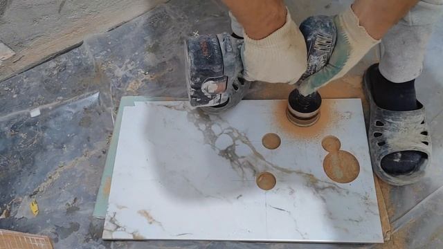 КАК БЫСТРО И АККУРАТНО СДЕЛАТЬ ОТВЕРСТИЯ В ПЛИТКЕ. Вырез отверстия в плитки своими руками просто.