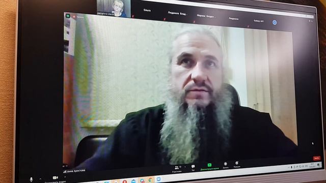 От кого спасаются православные? смотреть онлайн