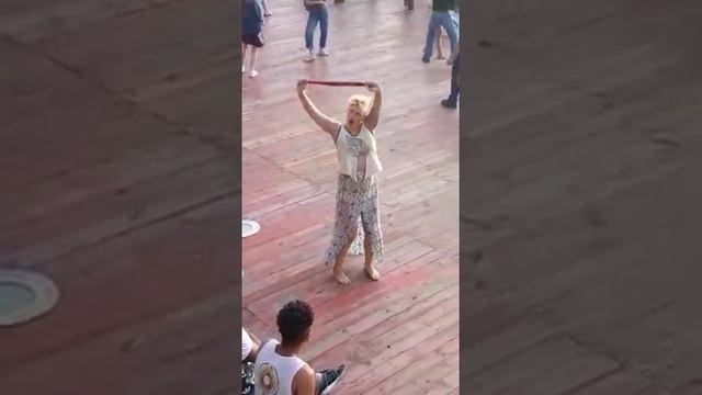 Пьяная баба сняла трусы смотреть онлайн