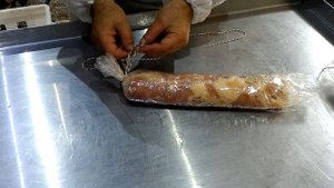 КУРИНЫЙ РУЛЕТ В ЦЕЛЛОФАНЕ