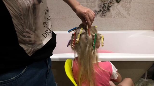 НОВЫЙ СПОСОБ КАК СДЕЛАТЬ КУДРИ БЕЗ ПЛОЙКИ/HEATLESS CURLS TUTORIAL смотреть онлайн