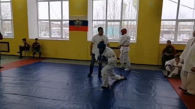 Второй бой Е.Пономарёва (синий) кат 16 - 17 лет, вес 80 кг. 21.12.21 Пермь. смотреть онлайн