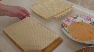 Вкусное блюдо из фарша в вафельных коржах.