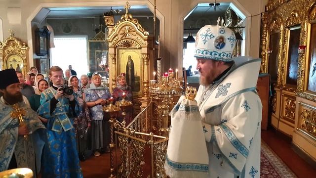 Протоиерей Дамиан Круглик подарил епископу Сурожскому Матфею Тихвинскую икону Божией Матери смотреть онлайн