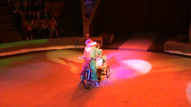 Луганский цирк сентябрь-октябрь 2016 это цирк смотреть онлайн